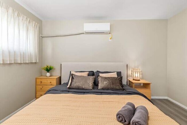 Building Photo - Cozy 2BR Home with Bright Interior & Relaxing Patio