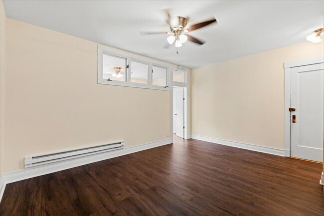 Building Photo - 2516 N Lincoln-3