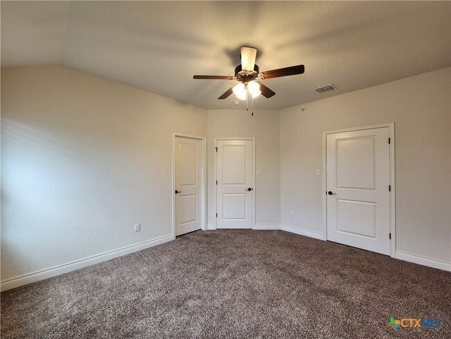 Building Photo - 324 Untermaier St