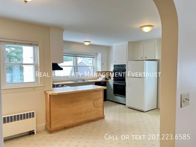 Building Photo - 32 Belfield St