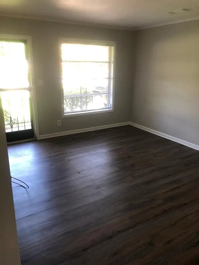 Building Photo - 1288 Rosewood Dr