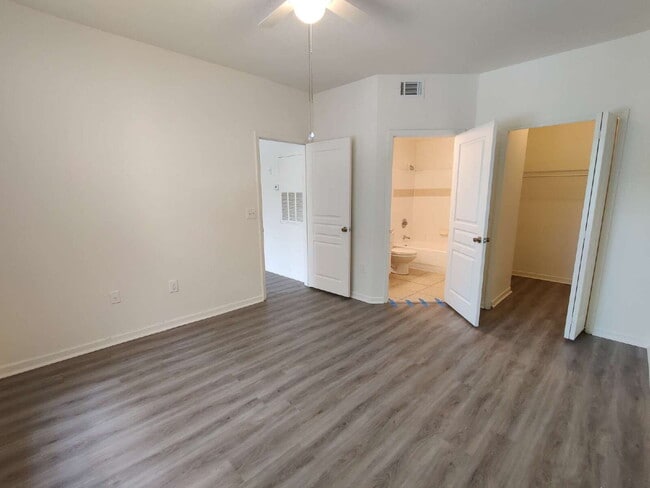 Building Photo - 17104 Carrington Park Dr