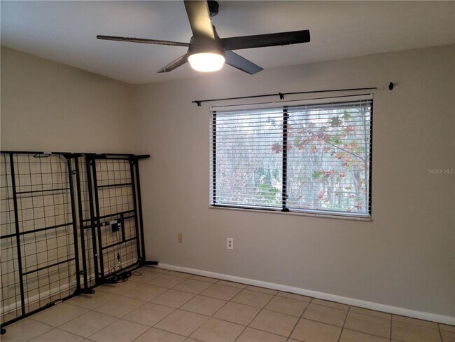 Building Photo - 2300 SW 43rd St