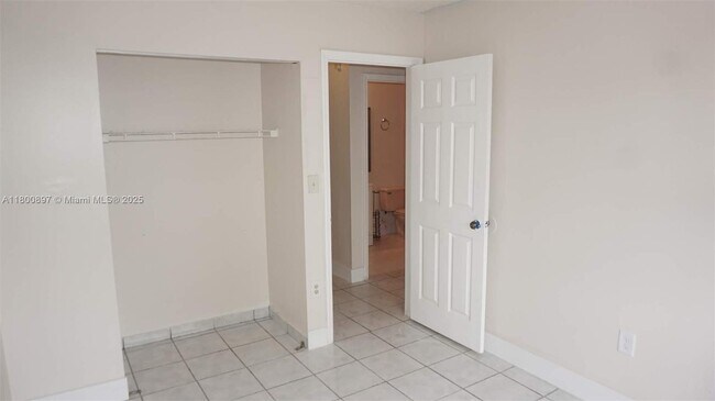 Building Photo - 4909 SW 144th Ct