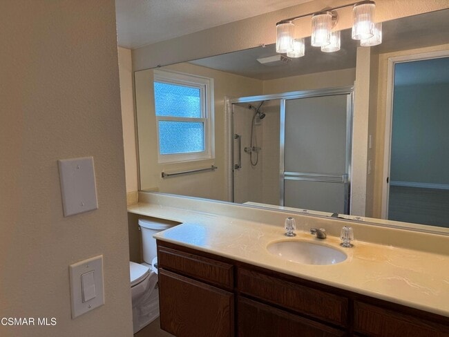 Building Photo - 846 Lindawood St