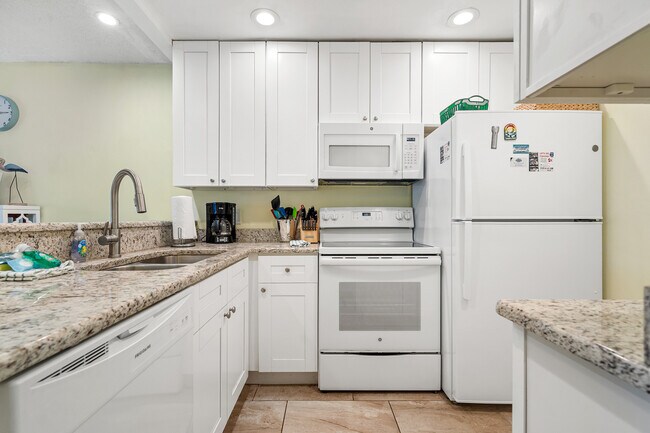 Building Photo - 230 Medallion Blvd