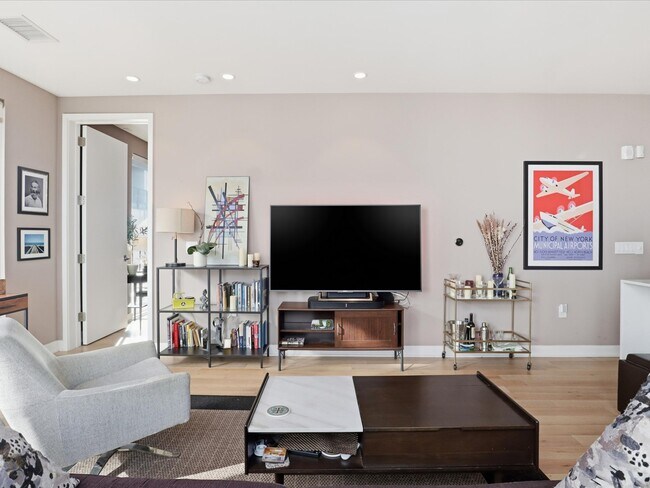 Building Photo - 1923 9th St NW