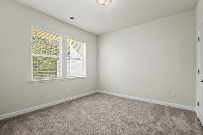 Building Photo - 9413 Sun Fountain Dr
