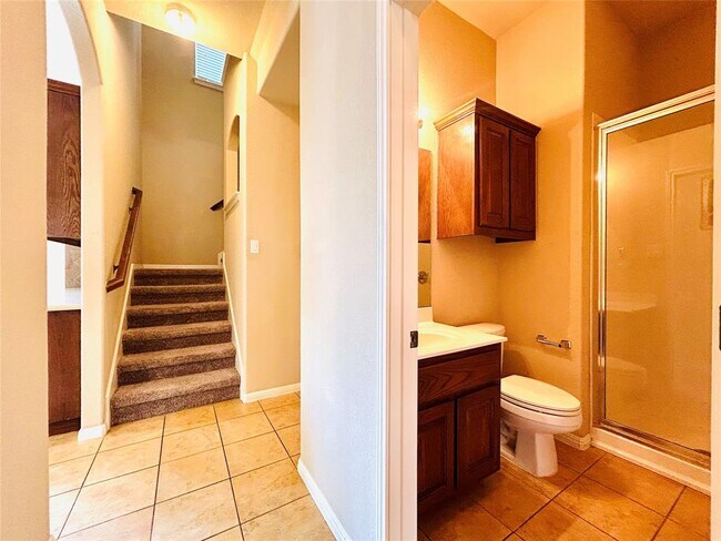 Building Photo - 2501 Farleigh Ln