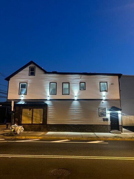 Building Photo - 331 Myrtle Ave