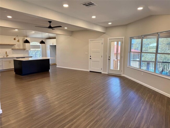 Building Photo - 3106 Point Cove