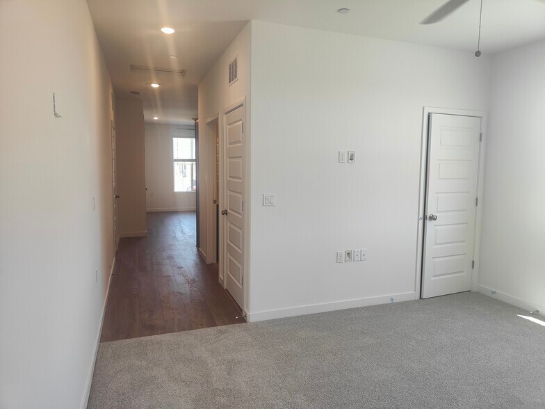 Building Photo - 7829 Blackwater Valley Dr