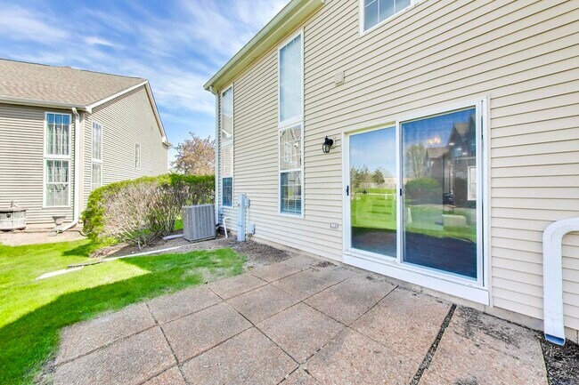 Building Photo - 2219 Rossiter Pkwy