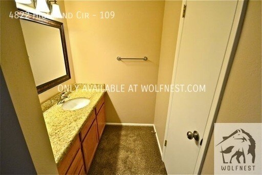 Building Photo - No Deposit Option! Exclusive 2 Bedroom Hol...