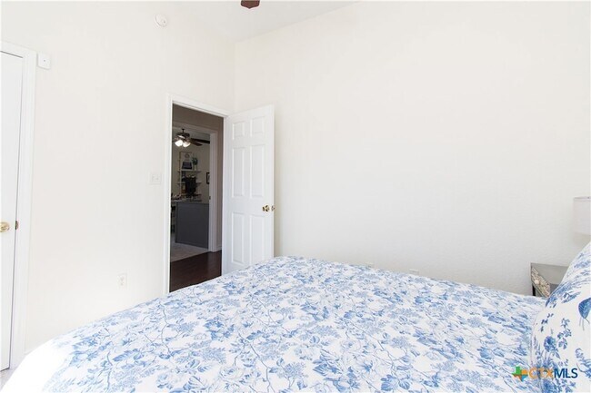 Building Photo - 103 Corral Ct