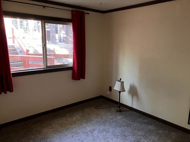 Building Photo - 2 Level cabin in a quiet wooded neighborhood