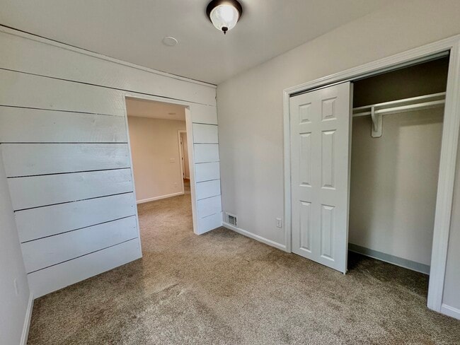 Building Photo - 356 A Ct