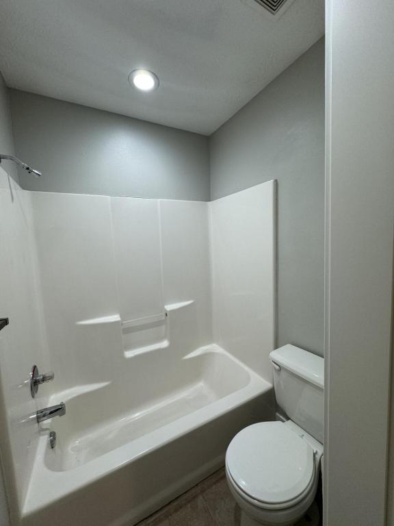 Building Photo - 1504 W Highpoint Cir