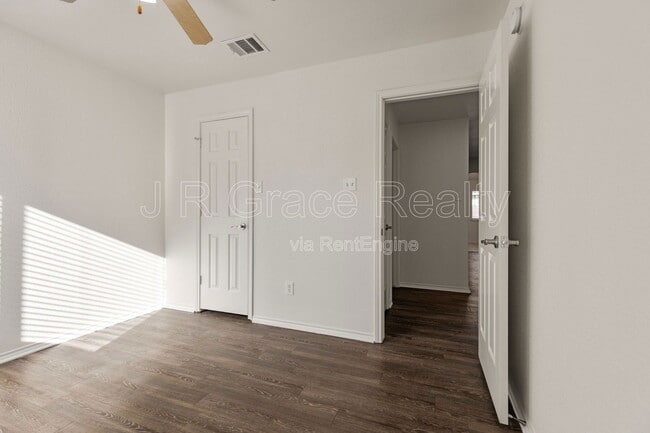 Building Photo - 10017 Barton Creek Dr