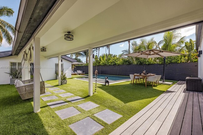 Building Photo - 901 NW 7th Street Rd