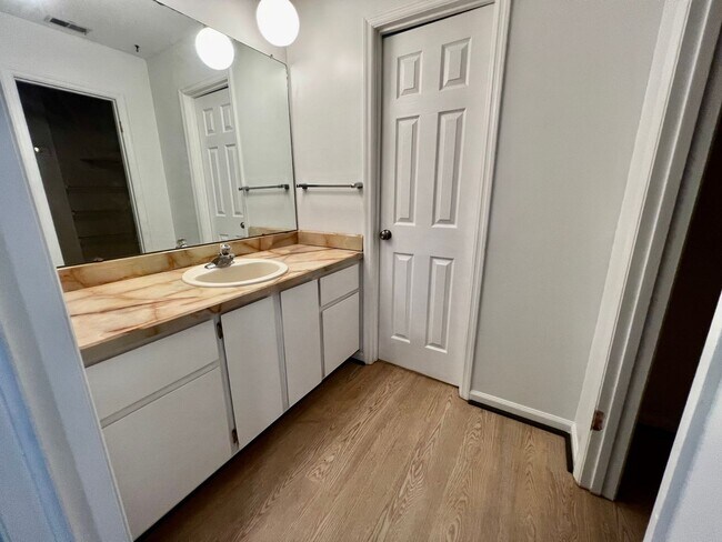 Building Photo - 9 Blue Marlin Cove