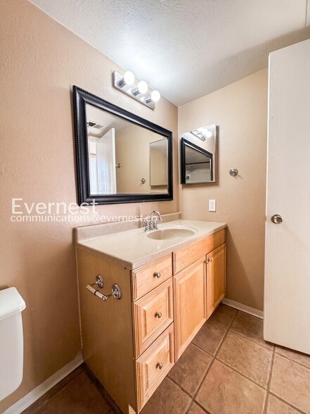 Building Photo - 14282 E Tufts Pl