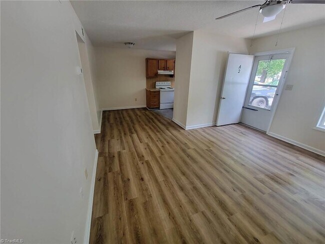 Building Photo - 3985 Nc 268 Highway E Unit