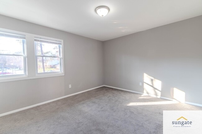 Building Photo - 4254 Cayuga Rd