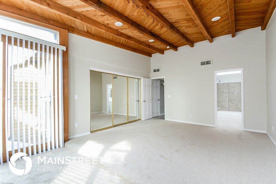 Building Photo - 8320 E Stella Rd