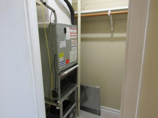 Building Photo - 2929 SE Ocean Blvd