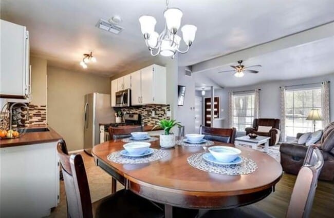 Building Photo - 508 Edwards Dr