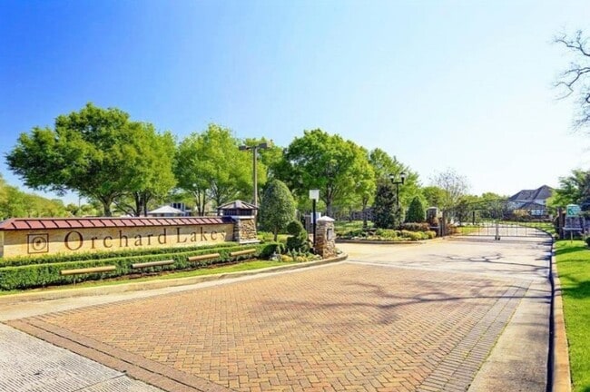Building Photo - 3906 Lakeridge Canyon Dr