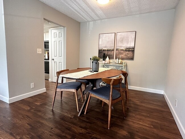 Building Photo - Bellemeade Highlands Condo