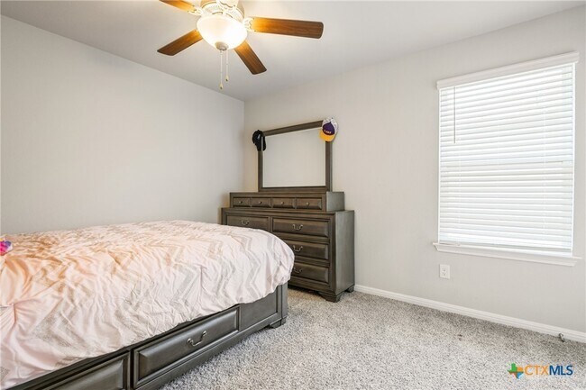 Building Photo - 10310 Mager Ln