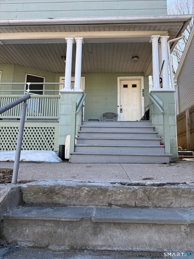 Building Photo - 140 Hillside Ave