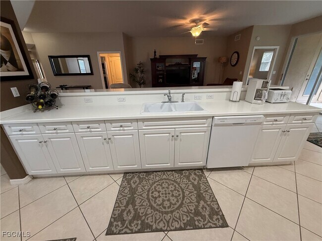 Building Photo - 13041 Sandy Key Bend