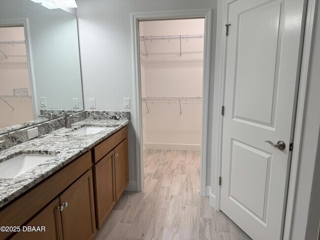 Building Photo - 263 Island Breeze Ave