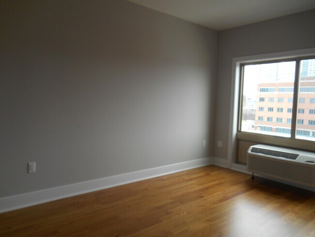 Building Photo - 3 Perrine Ave