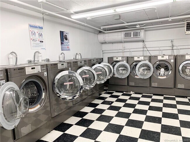 Building Photo - 60 Strawberry Hill Ave