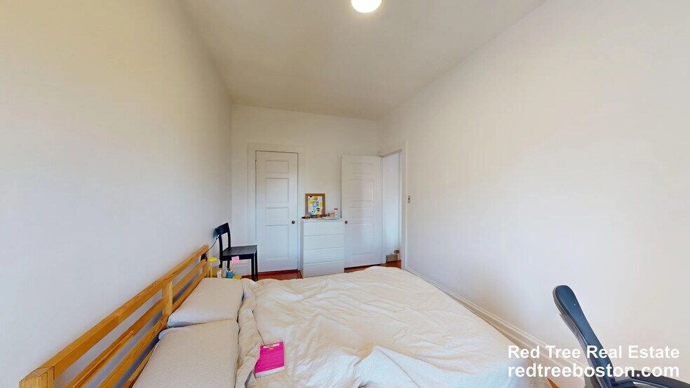 Building Photo - 470 Beacon St