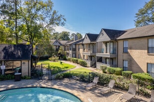 Building Photo - Elm Creek