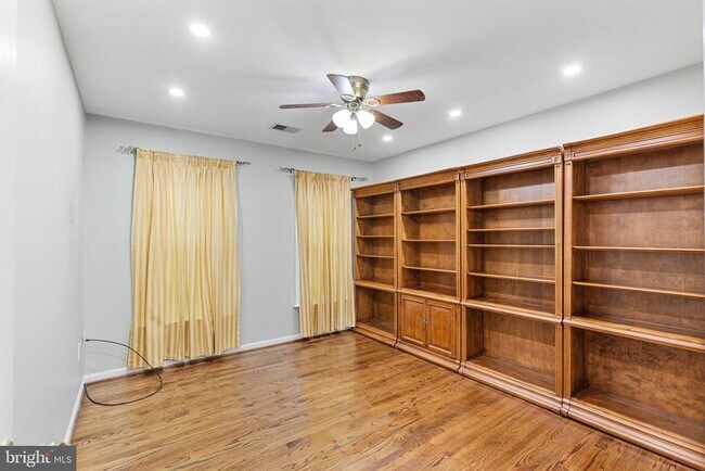 Building Photo - 44141 Merrywood Ct