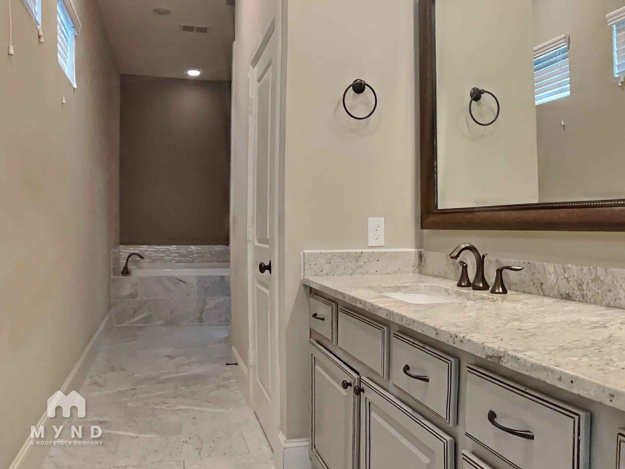 Building Photo - 5430 Cornish St