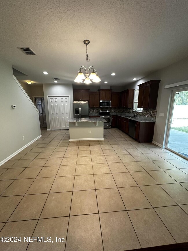 Building Photo - 12212 Angleterre Dr