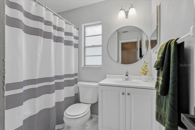 Building Photo - 2120 Fletchers Point Cir