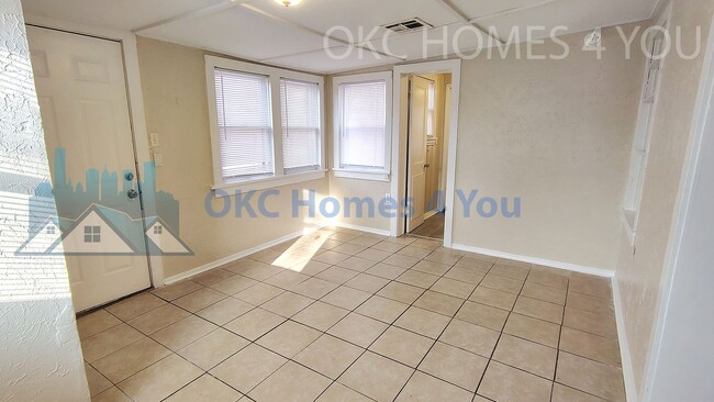 Building Photo - NW OKC 4 Bed Near I-44 & NW 23rd St.