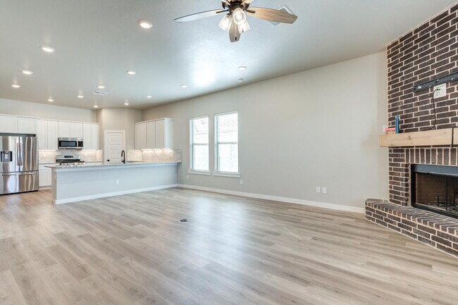 Building Photo - 1614 141st St