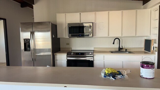 Building Photo - 3 Bedroom Makakilo Home with Yard & Cool Breezes!