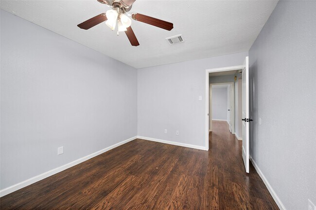 Building Photo - 21627 Park Brook Dr