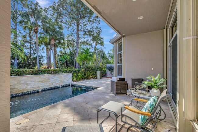 Building Photo - 128 Esperanza Way